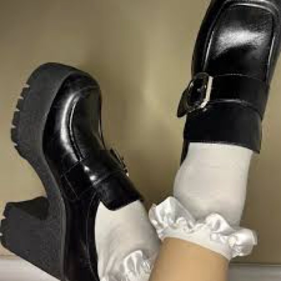 Jeffrey Campbell Black Platform Mary Janes with Chunky Heel - Picture 2 of 2